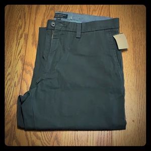 Banana Republic Emerson Chino Pants 33x32